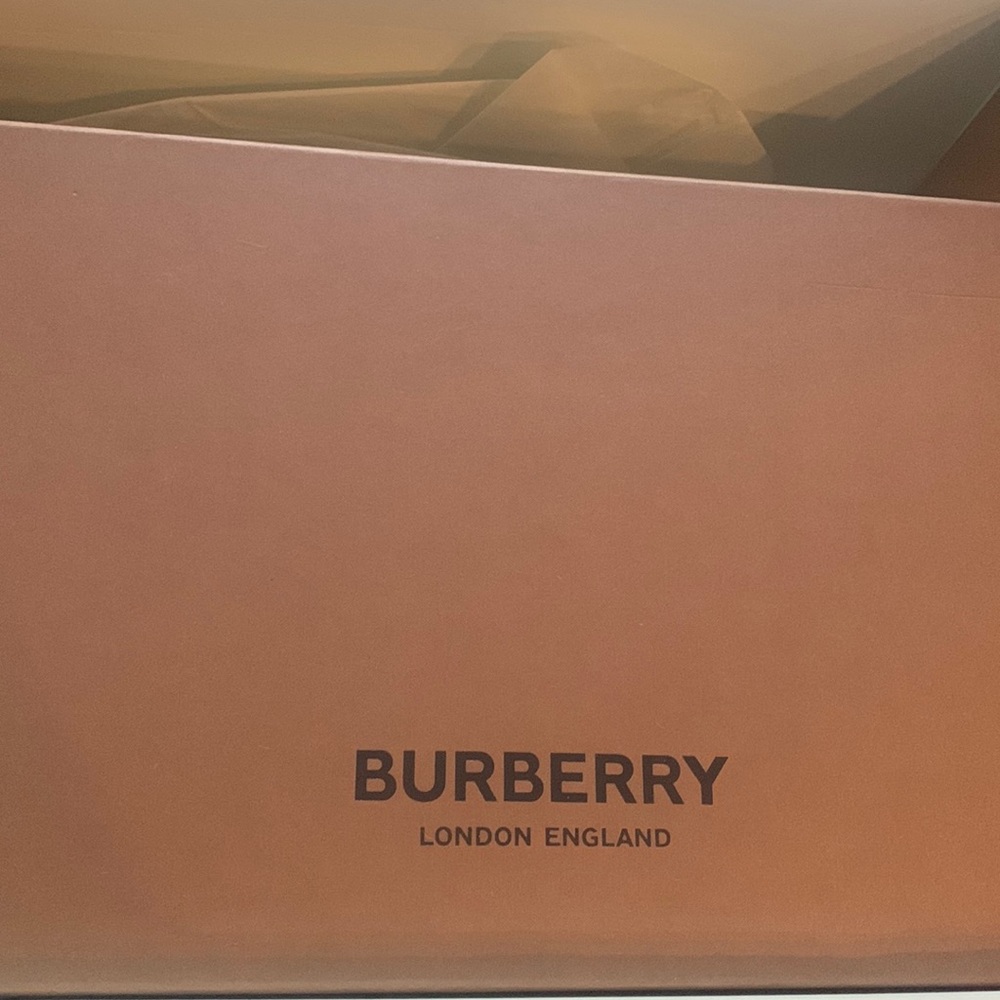 Burberry- Vintage Check Slides